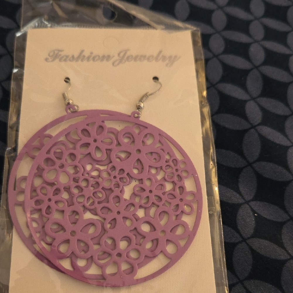 Purple Floral Earrings. Everything But Simple. Great Design.Note: Lightweight